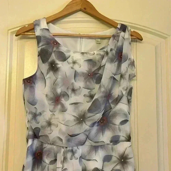 Lauren Conrad "Patrick and Miley" Flowered Sleeveless Spring Summer Dress size 8 - Picture 2 of 7
